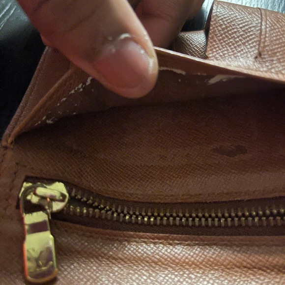 Louis Vuitton Wallet - Picture 4 of 8